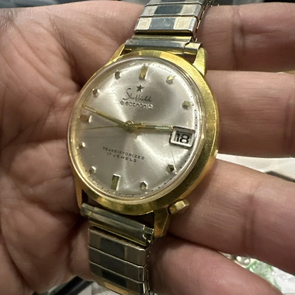 Vintage Sheffield Electronic 37mm Mens Watch Rare Gold Tone Quartz - For Repair